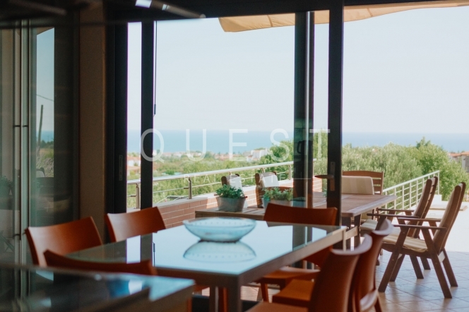 https://www.questrealty.gr/images/properties/113634574.jpg